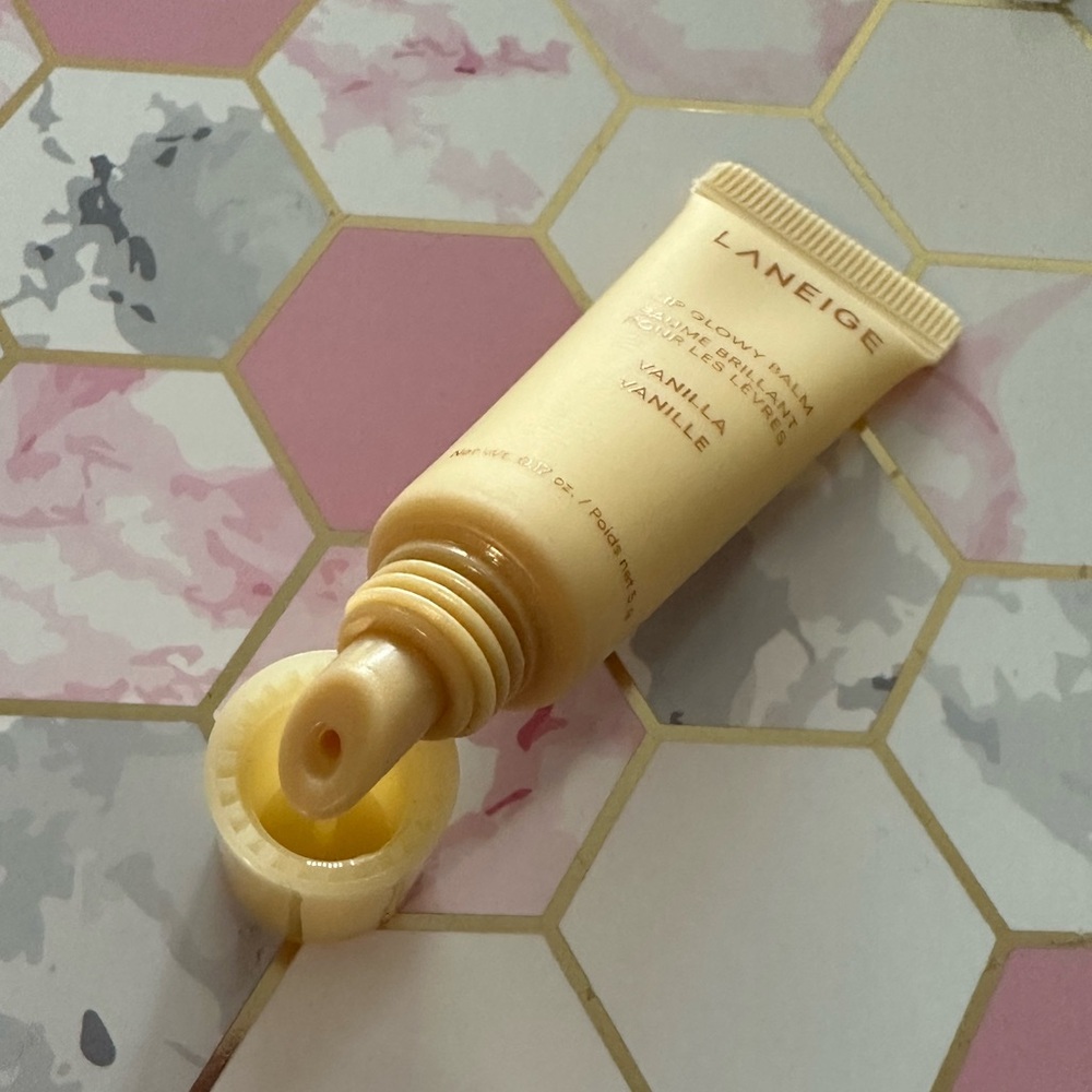 LANEIGE Lip Glowy Balm - Picture 3 of 3
